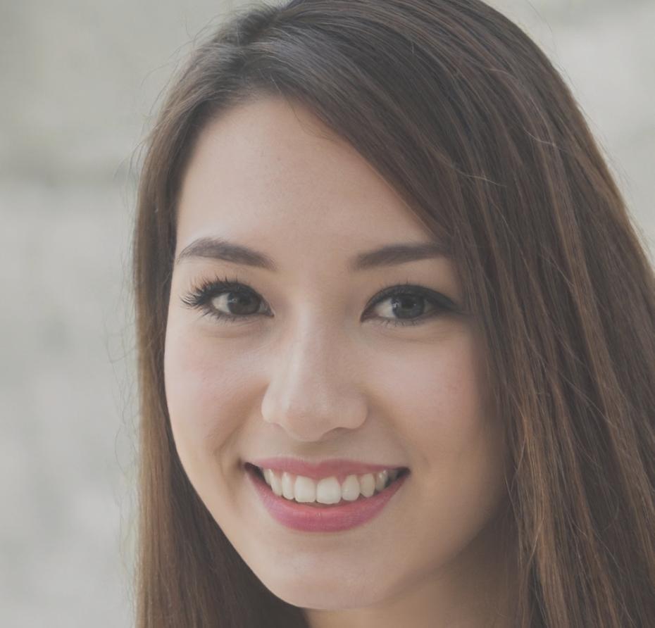 Facilitatrice Serena Bellanova che guida un gruppo familiare